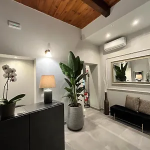  Konukevi Soha Piazza Di Spagna Boutique